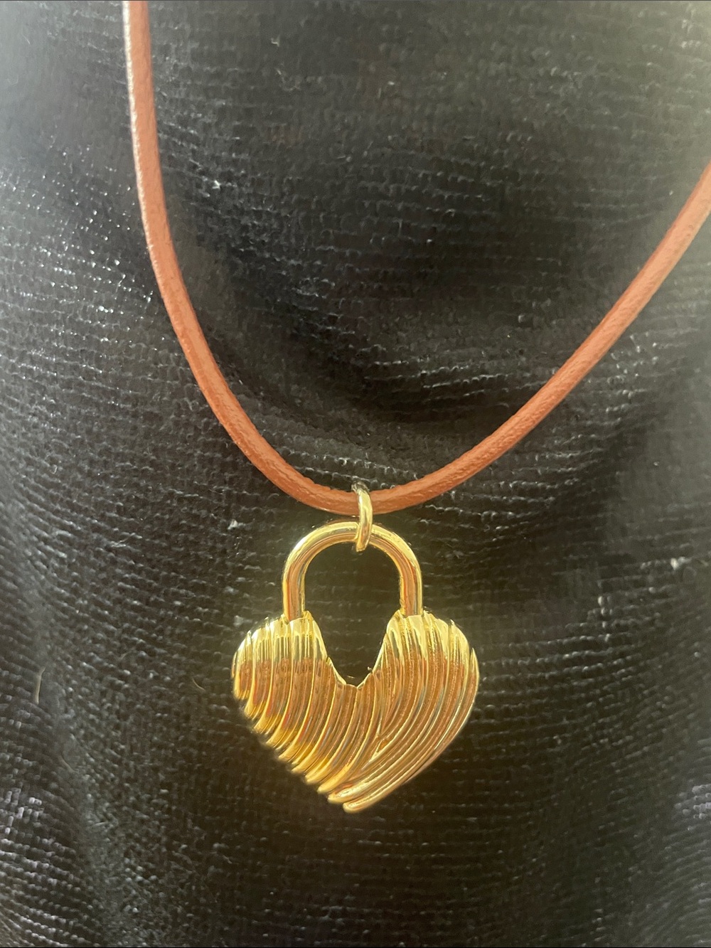 Chaps Brown Leather Long Cord Necklace w/ Gold-tone Heart Pendant Gift Pouch NWT - Picture 2 of 5